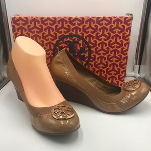 Tory Burch Caroline Wedge Size 8